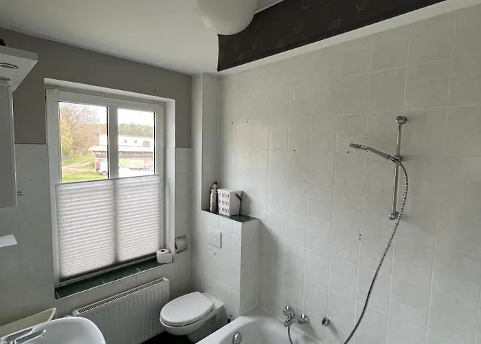 Apartamento Großzügige In Mecklenburg Zwischen Wald Und Seen