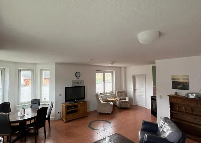 Großzügige In Mecklenburg Zwischen Wald Und Seen *